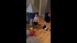 Dad pretends not to find his son during hide-and-seek