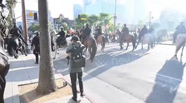 US: Mounted police disperse anti-ICE protesters in Los Angeles