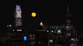 US: TIMELAPSE: Full Strawberry Moon rises in New York City