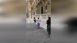 Italy: Activists Throw Fake Banknotes At Ministry To Protest Lack Of Funds For Freedom Income