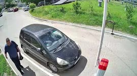 Cyclist blames pedestrian for damaged car after she runs into him and crashes