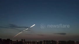 Glowing ‘tadpole’ formation startles skywatchers in China