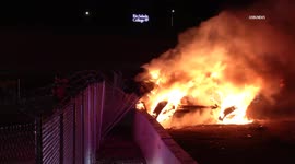 US, Phoenix: Tempe I-10 Fiery Rollover Crash