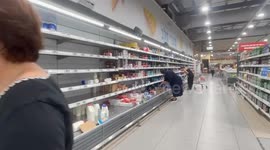 Israel: Ashkelon residents rush to stores after Israeli attacks on Iran