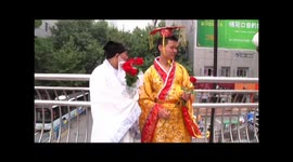 Man in Imperial robes tries to find a girlfriend on Chinese Valentine’s Day