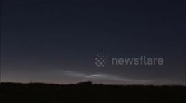 PEACEFUL DISPLAY OF NOCTILUCENT CLOUDS OVER IRELAND