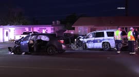 US, Phoenix: Phoenix 2 Officers Injured in Head-On Collision