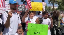 US: Thousands protest in Los Angeles with “No Kings” slogan