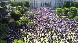 US: DRONE: Thousands protest in Los Angeles with “No Kings” slogan