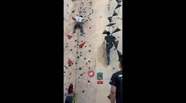 Wall climbing mishap turns into rescue moment in Guangdong, China