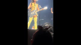 Stage invasion gone wrong at Katy Perry’s concert in New South Wales, Australia
