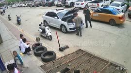 Surprise Under the Hood: Wild Rabbit Found Inside Car Engine in China
