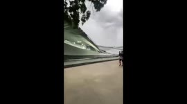 Players flee as pickleball court collapses during storm in Vietnam