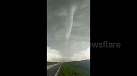 US: Huge Tornado Touches Down Near Wellfleet, NE