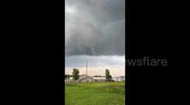 US: Tornado moves through Nicollet, MN