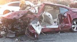 US, Los Angeles: Lancaster 2-Vehicle Crash Leaves One in Critical Condition