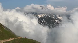 Türkiye: Türkiye's cloud-draped Huser Plateau mesmerizes onlookers with dreamlike scenery