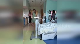Popular singer Taylor Swift visits young hospital patients