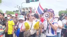 Thai protesters demand PM resign for 'betraying national interest' in botched call with Cambodian ex-dictator
