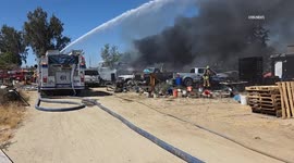 US, Bakersfield: Bakersfield Vegetation Fire Sparks Multiple Responses From Fire Departments