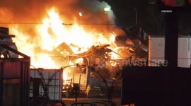US, Los Angeles: Fontana Recycling Yard Fire Prompts Major Response