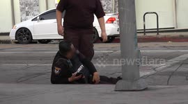 US, Los Angeles: Los Angeles Security Guard Attacked by Transient