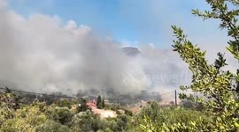 Greece: Wildfires Rage Across Chios, Prompting Evacuation Orders 4