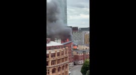 UK: Fire Breaks Out at Historic Hotspur Press Building in Manchester, Halting Trains