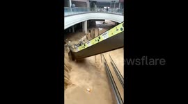 The largest shopping mall in Rongjiang County, Guizhou, has been submerged by floodwaters.