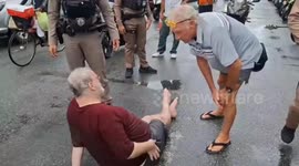 Drunk British tourist, 50, naps on road causing traffic chaos in Pattaya