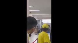 Power bank explodes in airport in the Philippines
