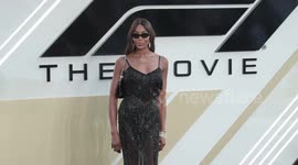 UNCAPTIONED: Naomi Campbell praises Miley Cyrus for dedication to fans after backlash