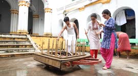 India: Artisans Build Traditional Rath in Kolkata 7