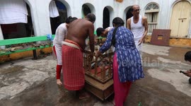 India: Artisans Build Traditional Rath in Kolkata 2