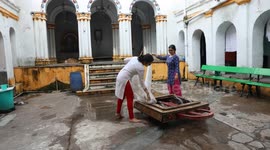 India: Artisans Build Traditional Rath in Kolkata 3