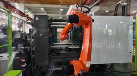 China: China's industrial robot exports torque up global growth