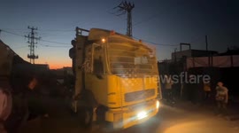 Humanitarian aid reaches Khan Younis, trucks return to reload