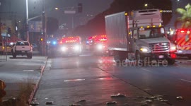 US, Los Angeles: Downtown Los Angeles 2 Pedestrians Possibly Killed In Crash