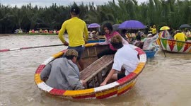 Tourists Take a Dizzying Ride in Vietnam’s Famous Basket Boats