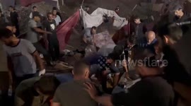 Israeli airstrike hits displacement tent camp in Gaza, killing 11 (2)