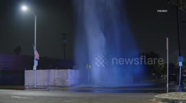 US, Los Angeles: Rosemead Hit-and-Run Causes Fire Hydrant Geyser