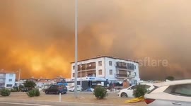 Türkiye: Wildfires Prompt Travel Disruptions in Ürkmez and Surrounding Areas