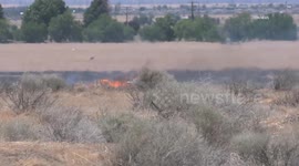 US, Los Angeles: Lancaster Vegetation Fire Contained Near Homes and School in West Lancaster