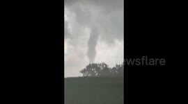 US: Huge Tornado Spotted Near Altamont, SD