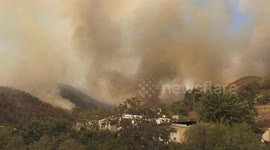 Türkiye: Firefighters battle massive forest fire in southern Türkiye