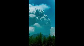 Japan: Shinmoedake Volcano Eruption Continues, Spews Ash 2,800 Meters Into Sky 2