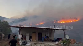 Turkey: Wildfire Rages in Antakya, Forcing 1,500 People to Evacuate 4