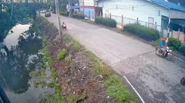 Six hero schoolboys save wheelchair-using Buddhist monk from drowning in canal