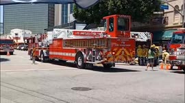 US, Los Angeles: Downtown Los Angeles Man Rescued After Falling Into Manhole