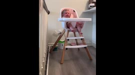 Baby switches from laughter to tears in Lexington, Kentucky